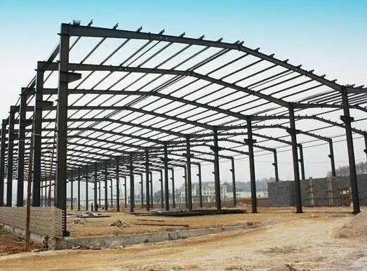  在面對襄陽鋼結(jié)構(gòu)廠房屋面瓦我們應(yīng)該怎么選擇？