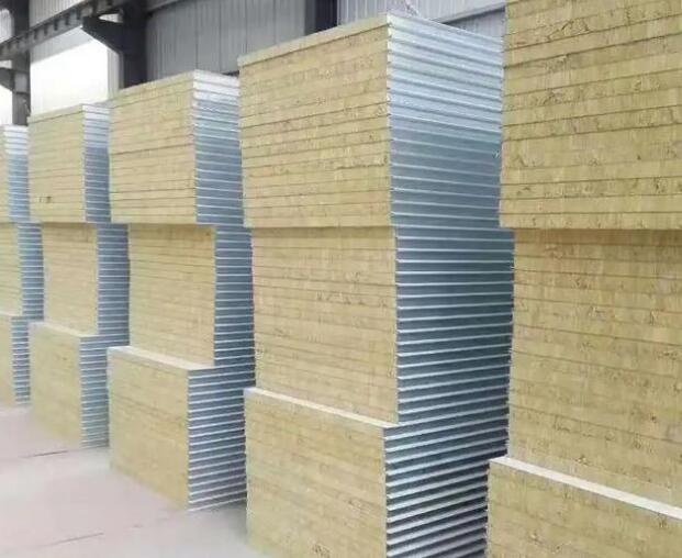 硬菜：襄陽(yáng)遠(yuǎn)大分享凈化板和彩鋼板有什么區(qū)別？